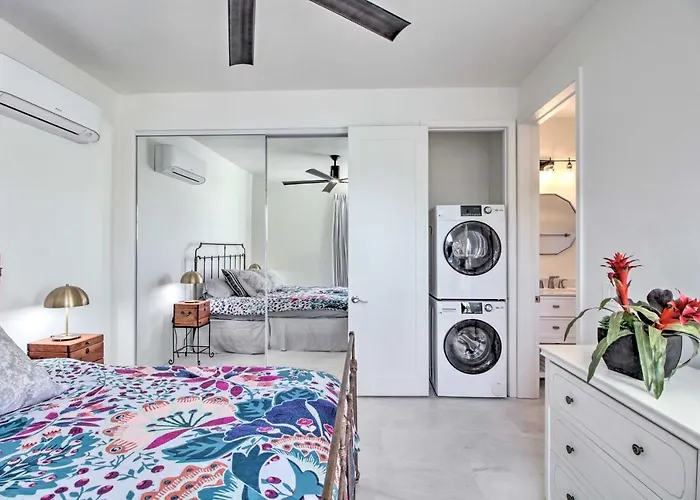 < 3 Mi To U Of A: Poolside Oasis In Tucson! Holiday home Tucson